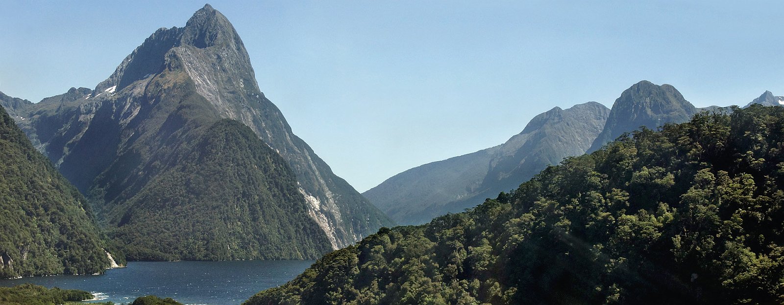 nz12-01-24_137-p.jpg - Southland Milford Sound