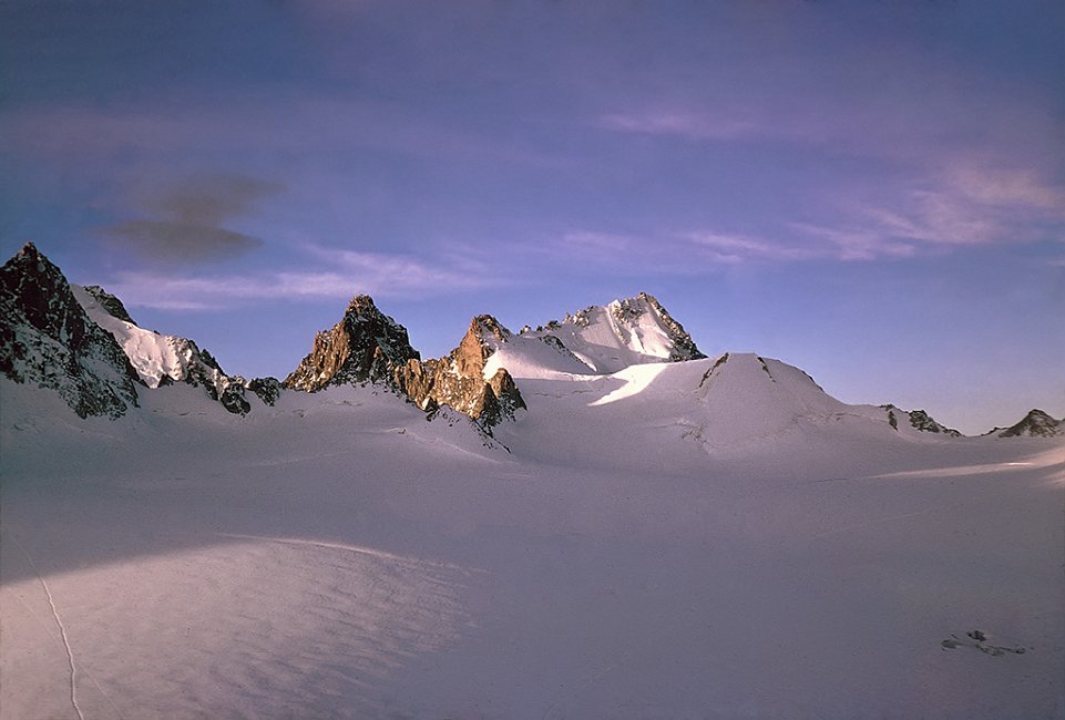 fra1969-09_09-Traversee-Ecandies.jpg - Lors de la traversée des Écandies, massif du Mont-Blanc, 1969 L'appareil est mon Zeiss WERRA I équipé d'un Tessar 2.8/50 sans cellule de mesure d'exposition