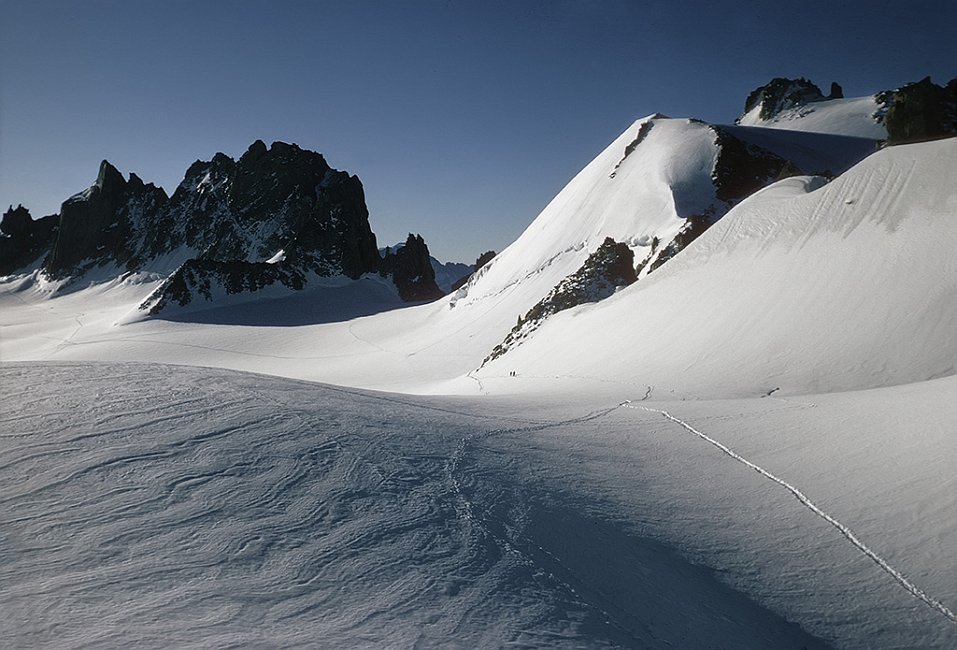 fra1970-08_05_glacier-d'Argentiere.jpg - Glacier d'Argentière, massif du Mont-Blanc, 1969 L'appareil est mon Zeiss WERRA I équipé d'un Tessar 2.8/50 sans cellule de mesure d'exposition